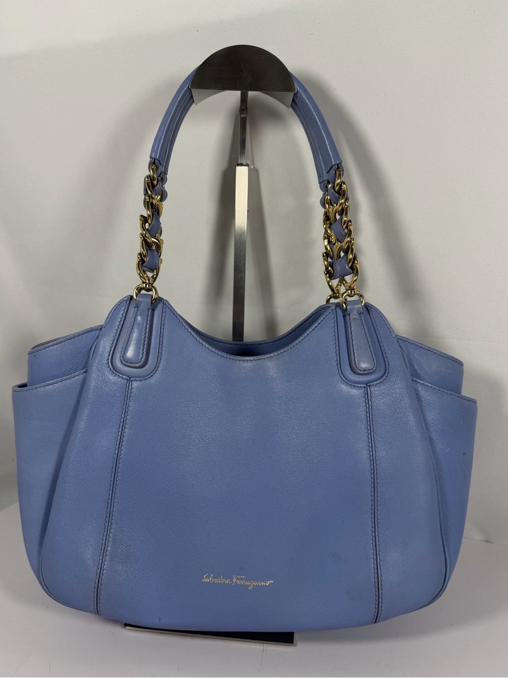3105: Salvatore Ferragamo Vara Blue Leather Chain Shoulder Tote Bag